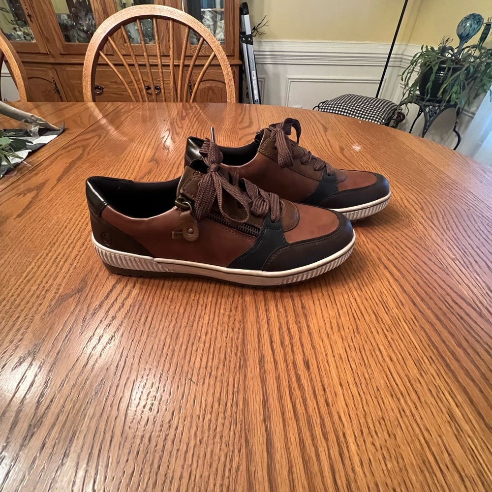 Remonte Men's Brown and Black Sneakers